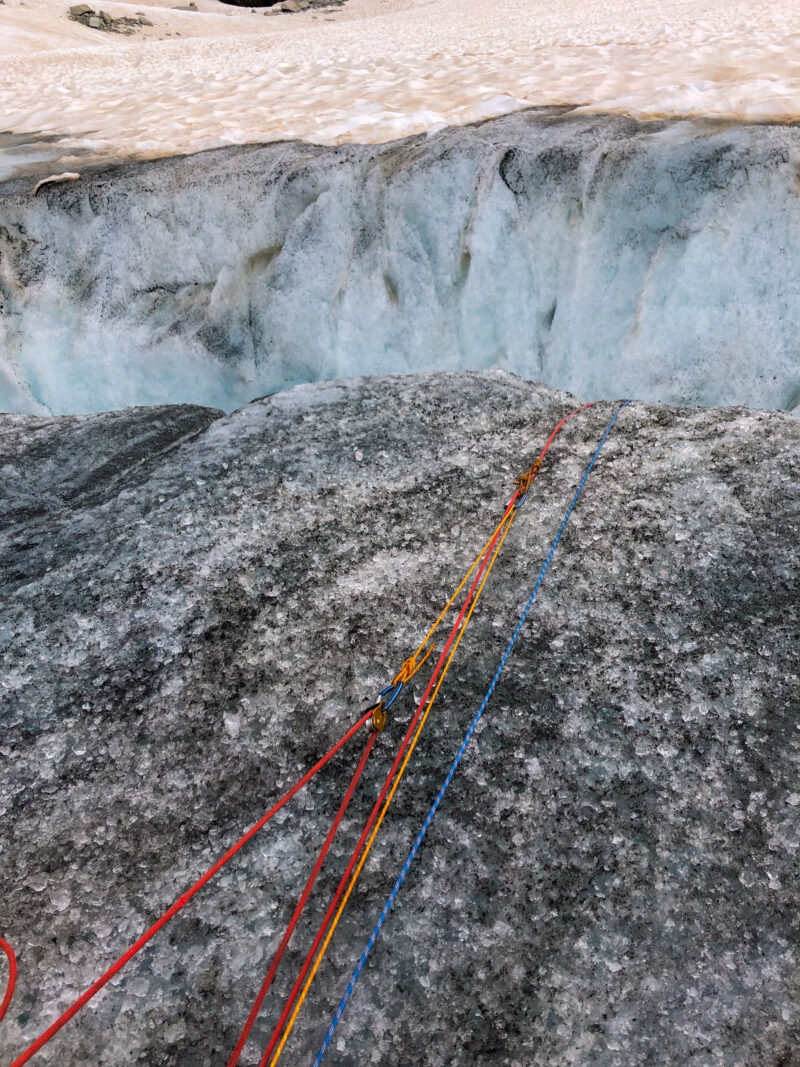 Formation sécurité glacier La Chamoniarde alpinisme escalade randonnée glaciaire Chamonix Mont Blanc glacier du Tour refuge Albert 1er